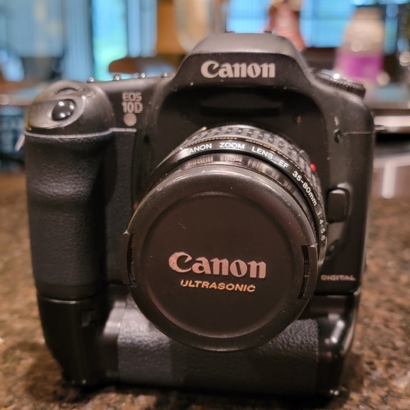 Canon EOS 10D 6.3MP Digital SLR Camera - Black Canon Ultra Sonic 35-80mm Lens - Picture 9 of 11
